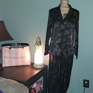 New Victoria's Secret Satin Floral Pajama Set
